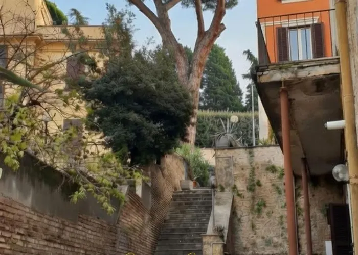 Gabriel's Charming Vatican House Rome